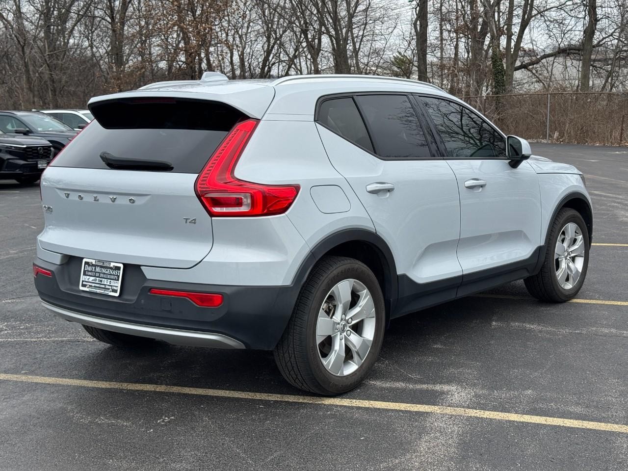 Volvo XC40 Vehicle Full-screen Gallery Image 04
