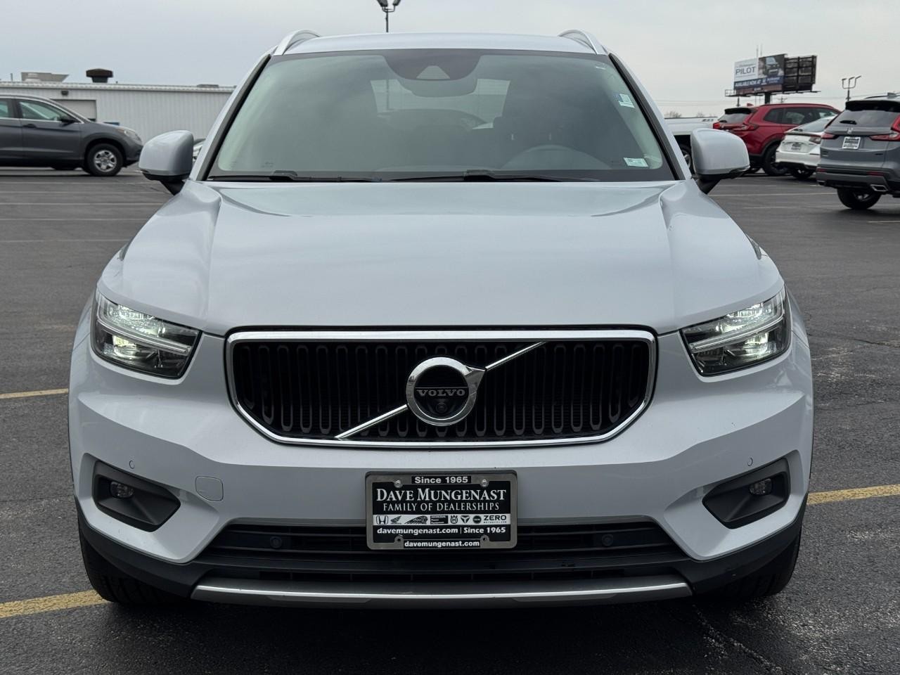 Volvo XC40 Vehicle Full-screen Gallery Image 10