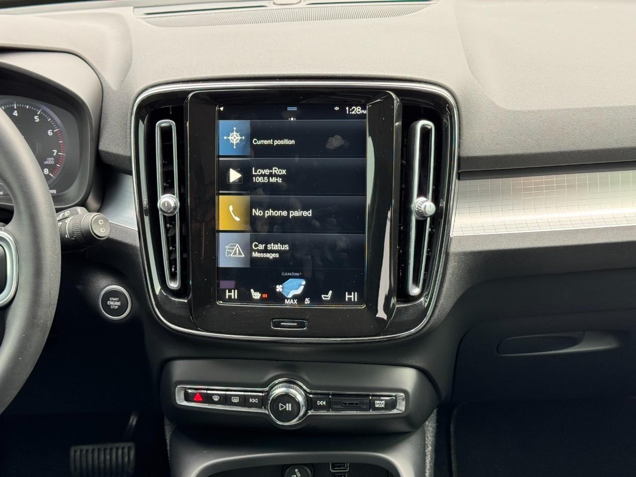 Volvo XC40 Vehicle Full-screen Gallery Image 14