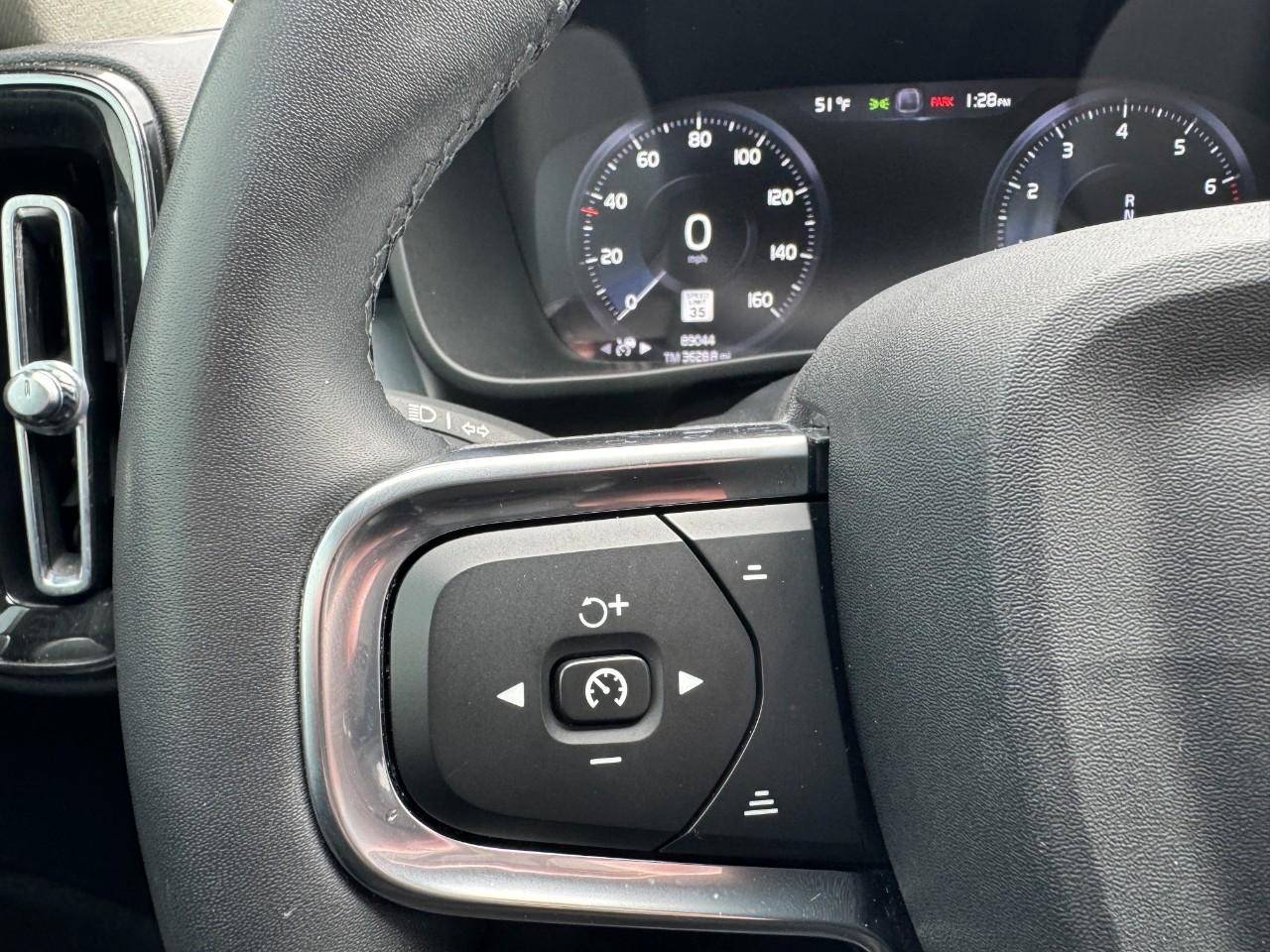 Volvo XC40 Vehicle Full-screen Gallery Image 20