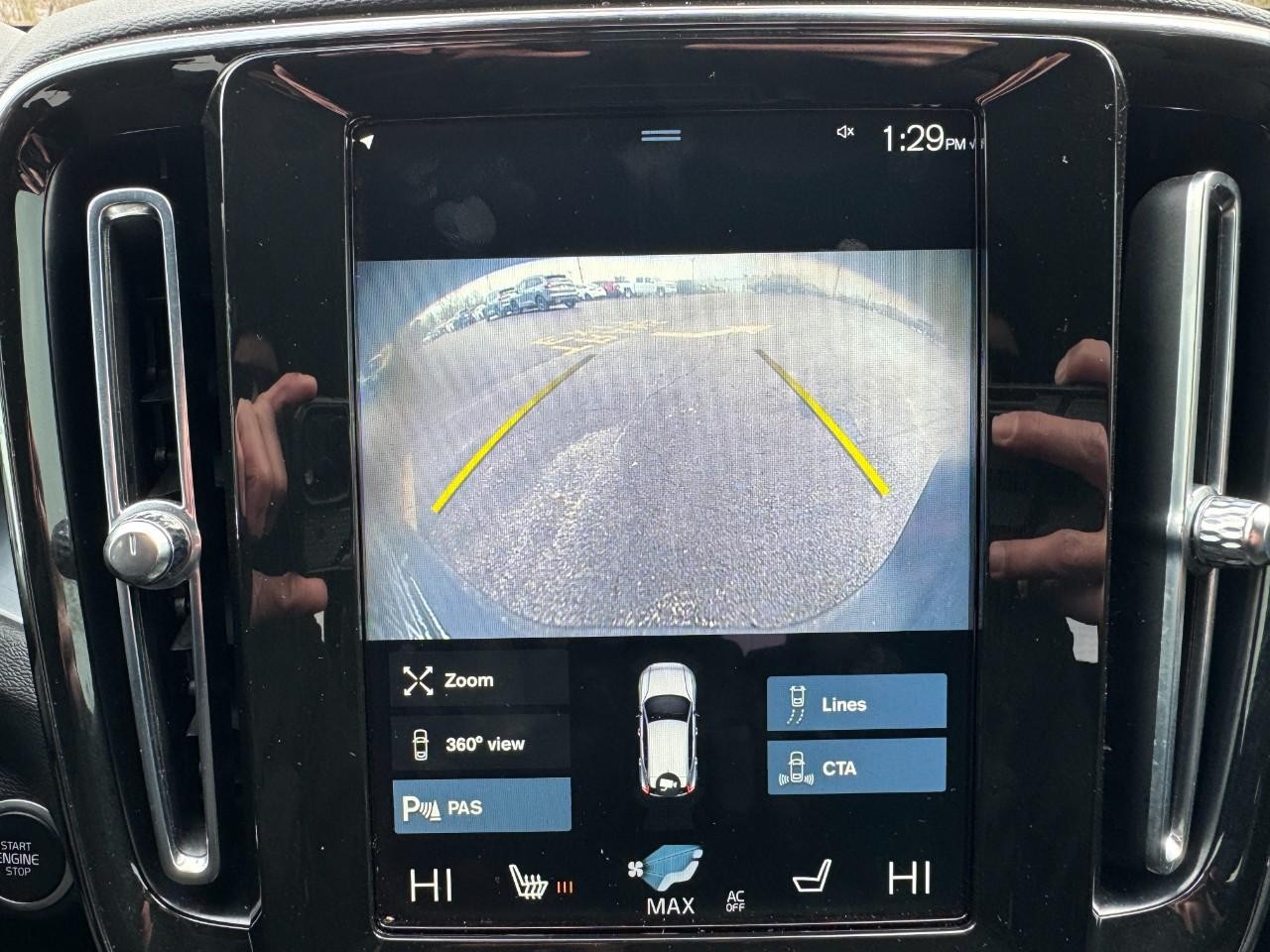 Volvo XC40 Vehicle Full-screen Gallery Image 25