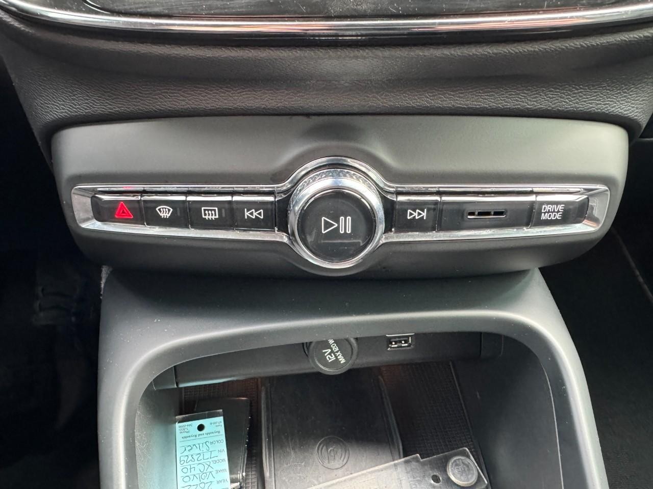 Volvo XC40 Vehicle Full-screen Gallery Image 27