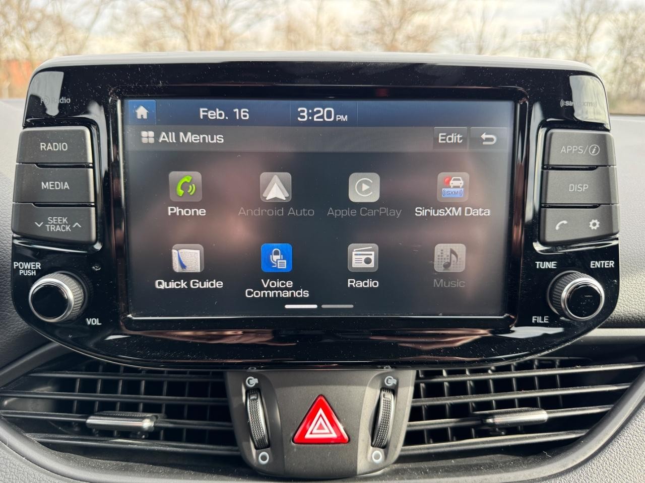 Hyundai Elantra GT Vehicle Full-screen Gallery Image 22