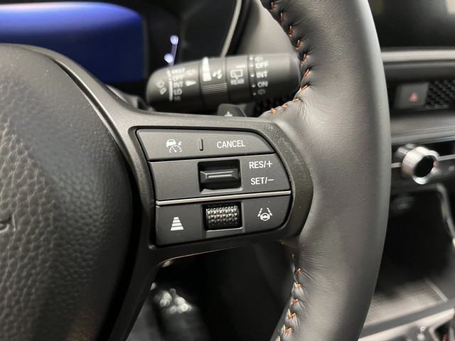 Honda CR-V Hybrid Vehicle Full-screen Gallery Image 19