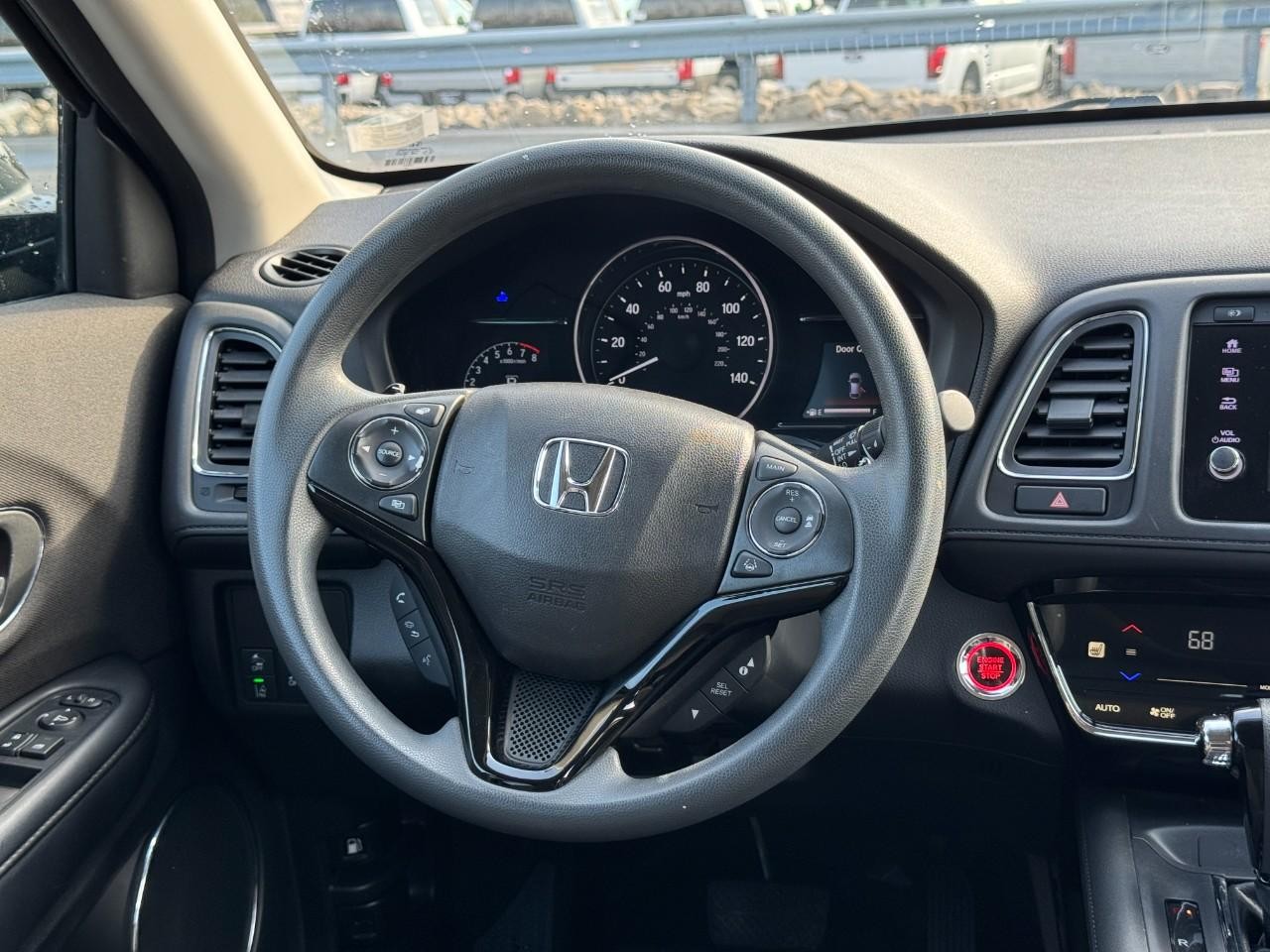 Honda HR-V Vehicle Full-screen Gallery Image 11