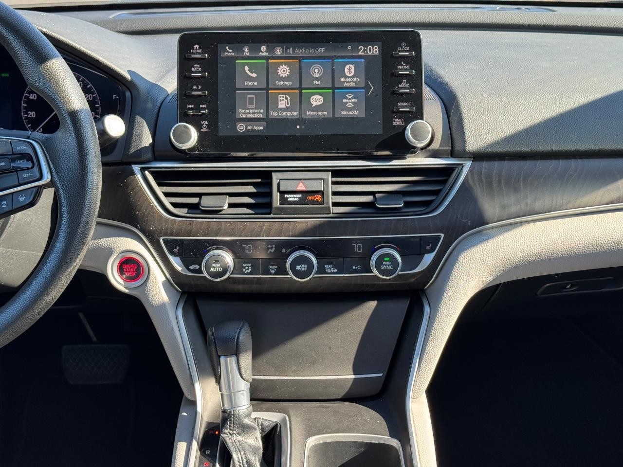 Honda Accord Sedan Vehicle Full-screen Gallery Image 11