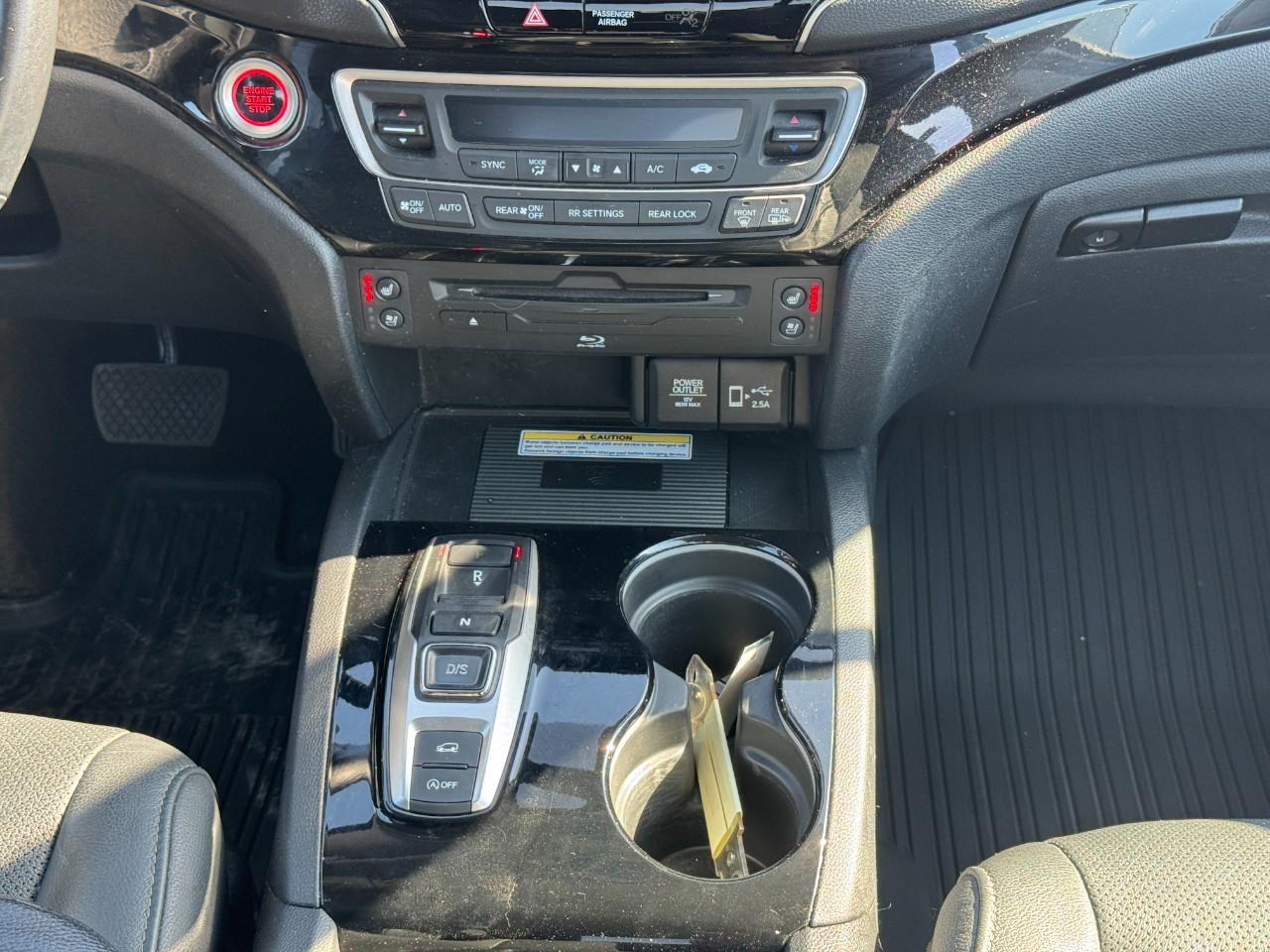 Honda Pilot Vehicle Full-screen Gallery Image 14