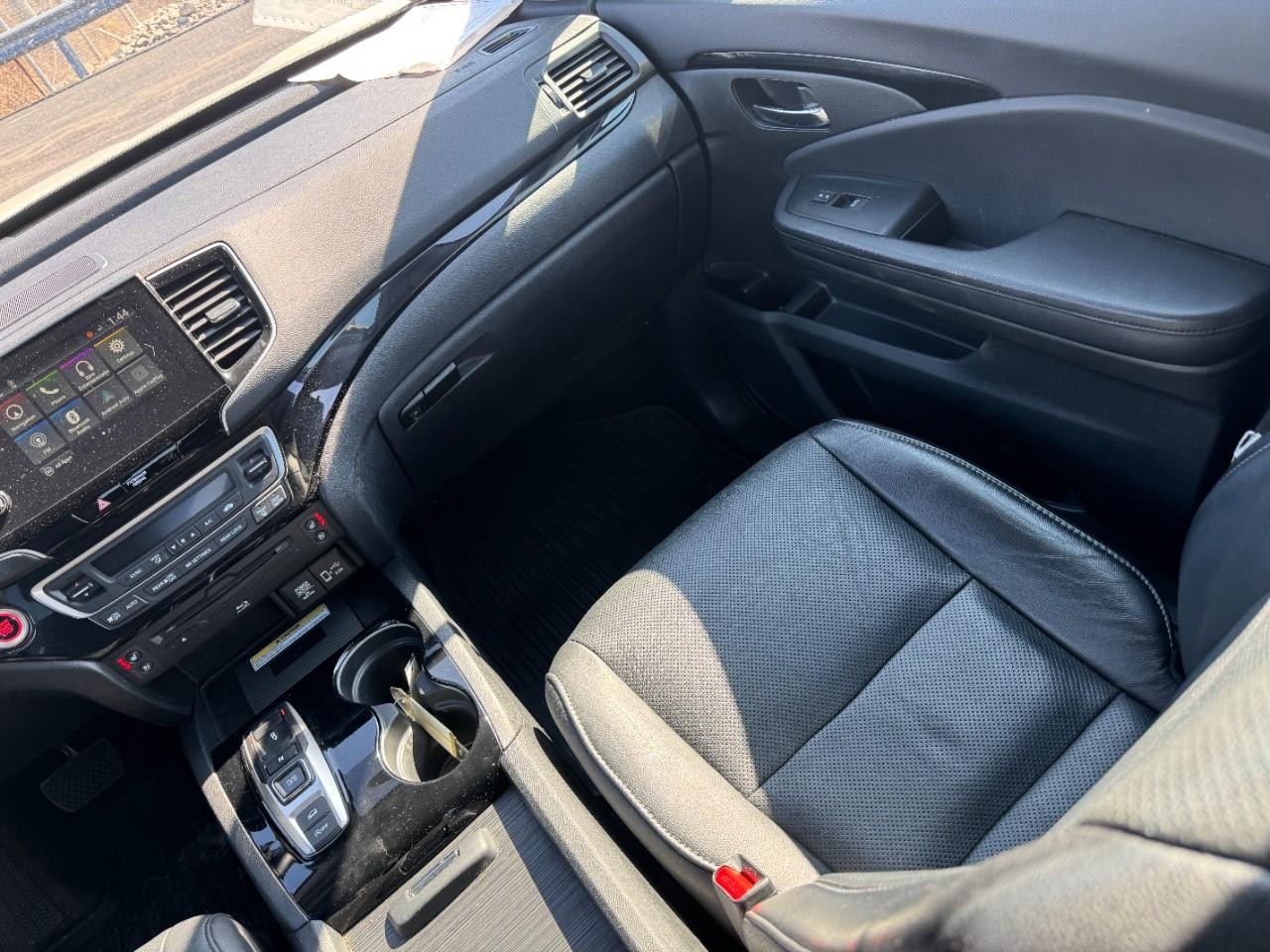 Honda Pilot Vehicle Full-screen Gallery Image 16