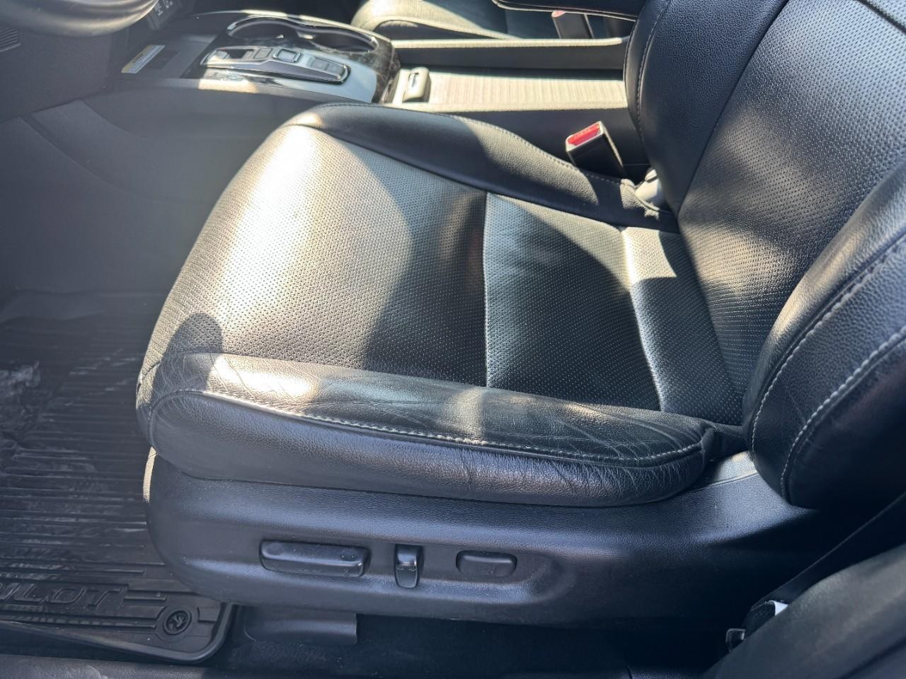 Honda Pilot Vehicle Full-screen Gallery Image 17