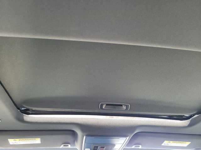 Honda Accord Hybrid Vehicle Full-screen Gallery Image 18