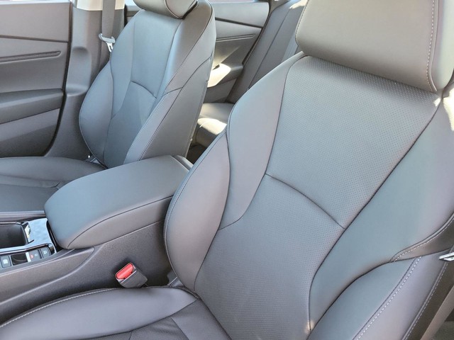 Honda Accord Hybrid Vehicle Full-screen Gallery Image 18