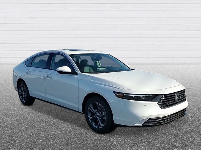 Honda Accord Hybrid Vehicle Full-screen Gallery Image 06