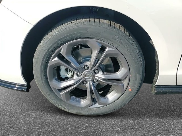 Honda Accord Hybrid Vehicle Full-screen Gallery Image 08