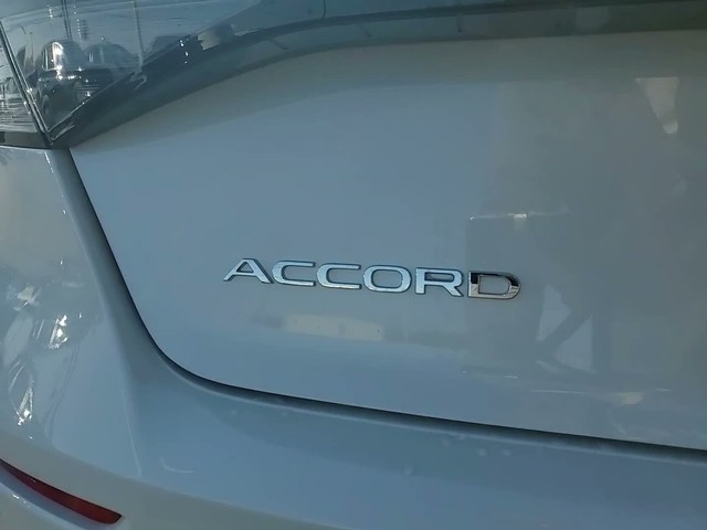 Honda Accord Hybrid Vehicle Full-screen Gallery Image 09