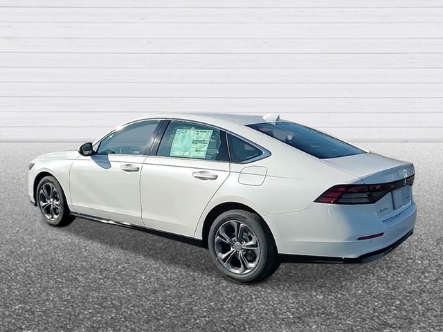 Honda Accord Hybrid Vehicle Full-screen Gallery Image 02