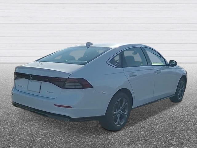 Honda Accord Hybrid Vehicle Full-screen Gallery Image 04