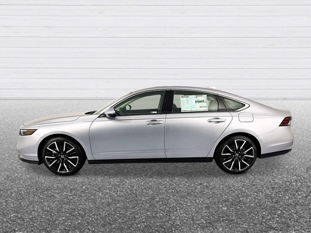 Honda Accord Hybrid Vehicle Full-screen Gallery Image 03