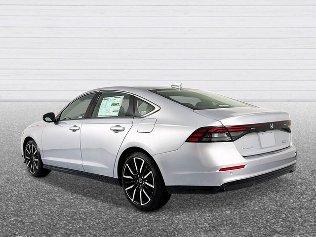 Honda Accord Hybrid Vehicle Full-screen Gallery Image 04
