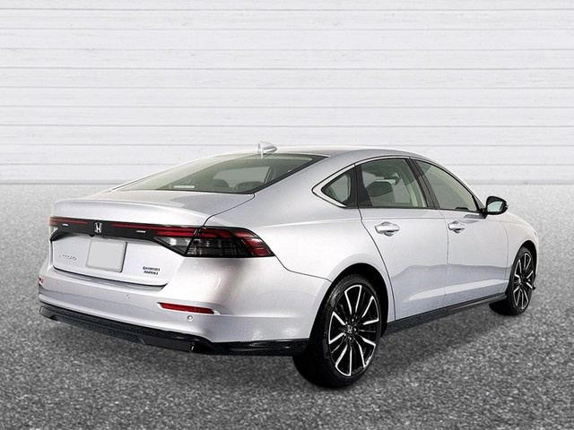 Honda Accord Hybrid Vehicle Full-screen Gallery Image 06