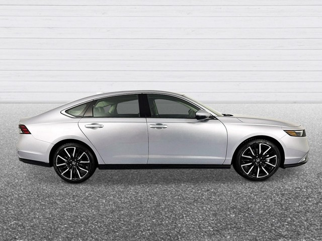 Honda Accord Hybrid Vehicle Full-screen Gallery Image 07