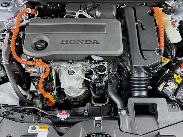 Honda Accord Hybrid Vehicle Full-screen Gallery Image 11