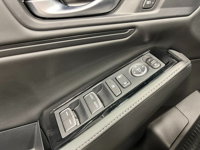 Honda Accord Hybrid Vehicle Full-screen Gallery Image 12