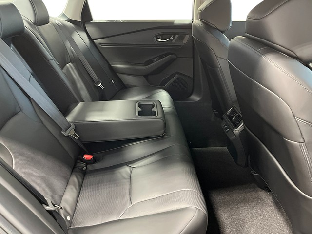 Honda Accord Hybrid Vehicle Full-screen Gallery Image 26