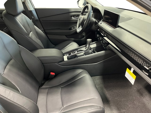 Honda Accord Hybrid Vehicle Full-screen Gallery Image 27