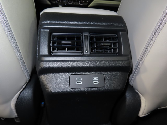 Honda Accord Hybrid Vehicle Full-screen Gallery Image 25