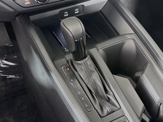 Honda Accord Sedan Vehicle Full-screen Gallery Image 16