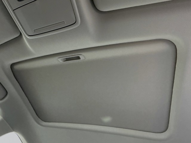 Honda Accord Sedan Vehicle Full-screen Gallery Image 18