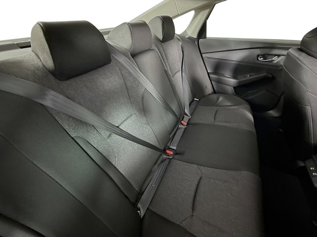 Honda Accord Sedan Vehicle Full-screen Gallery Image 23