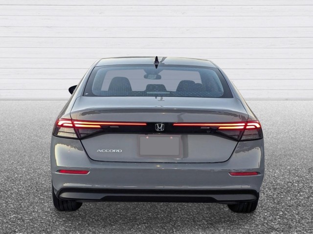 Honda Accord Sedan Vehicle Full-screen Gallery Image 04