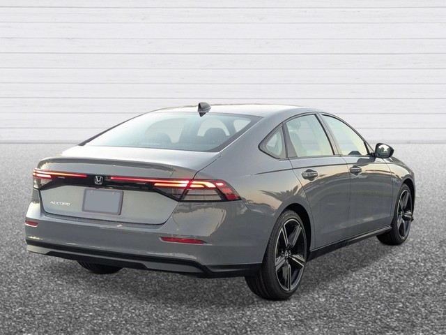 Honda Accord Sedan Vehicle Full-screen Gallery Image 05