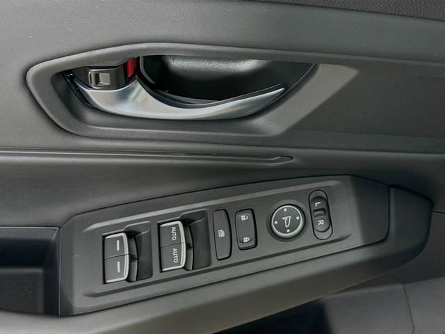 Honda Accord Sedan Vehicle Full-screen Gallery Image 20