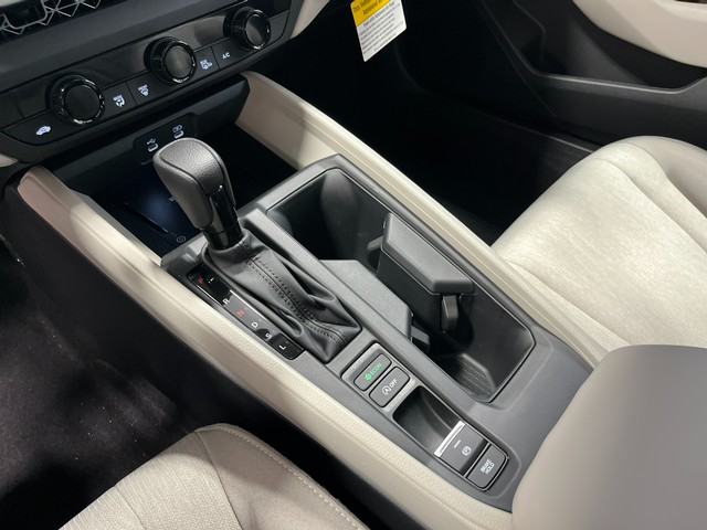 Honda Accord Sedan Vehicle Full-screen Gallery Image 16