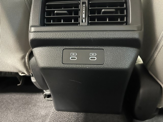 Honda Accord Sedan Vehicle Full-screen Gallery Image 24