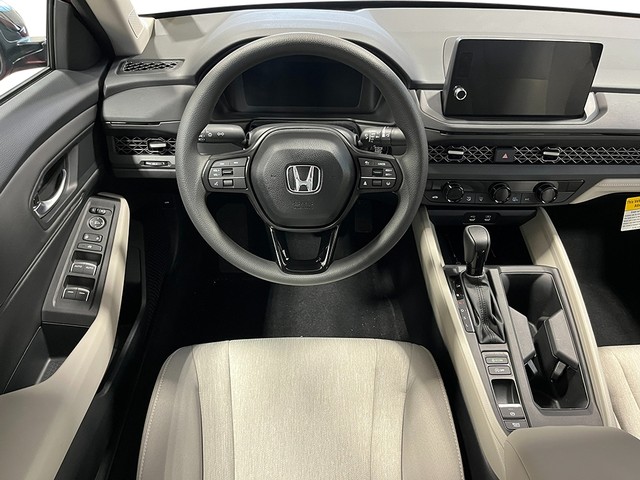 Honda Accord Sedan Vehicle Full-screen Gallery Image 26