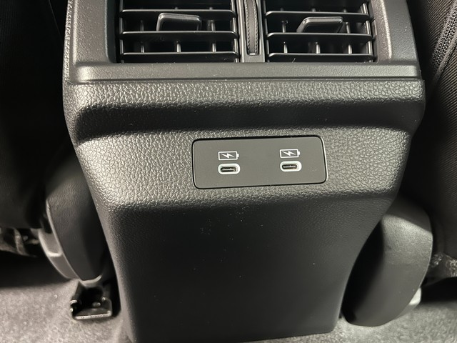 Honda Accord Sedan Vehicle Full-screen Gallery Image 26