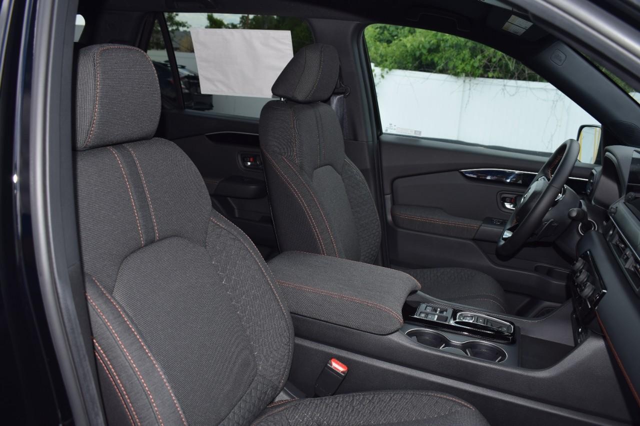 Honda Pilot Vehicle Full-screen Gallery Image 18