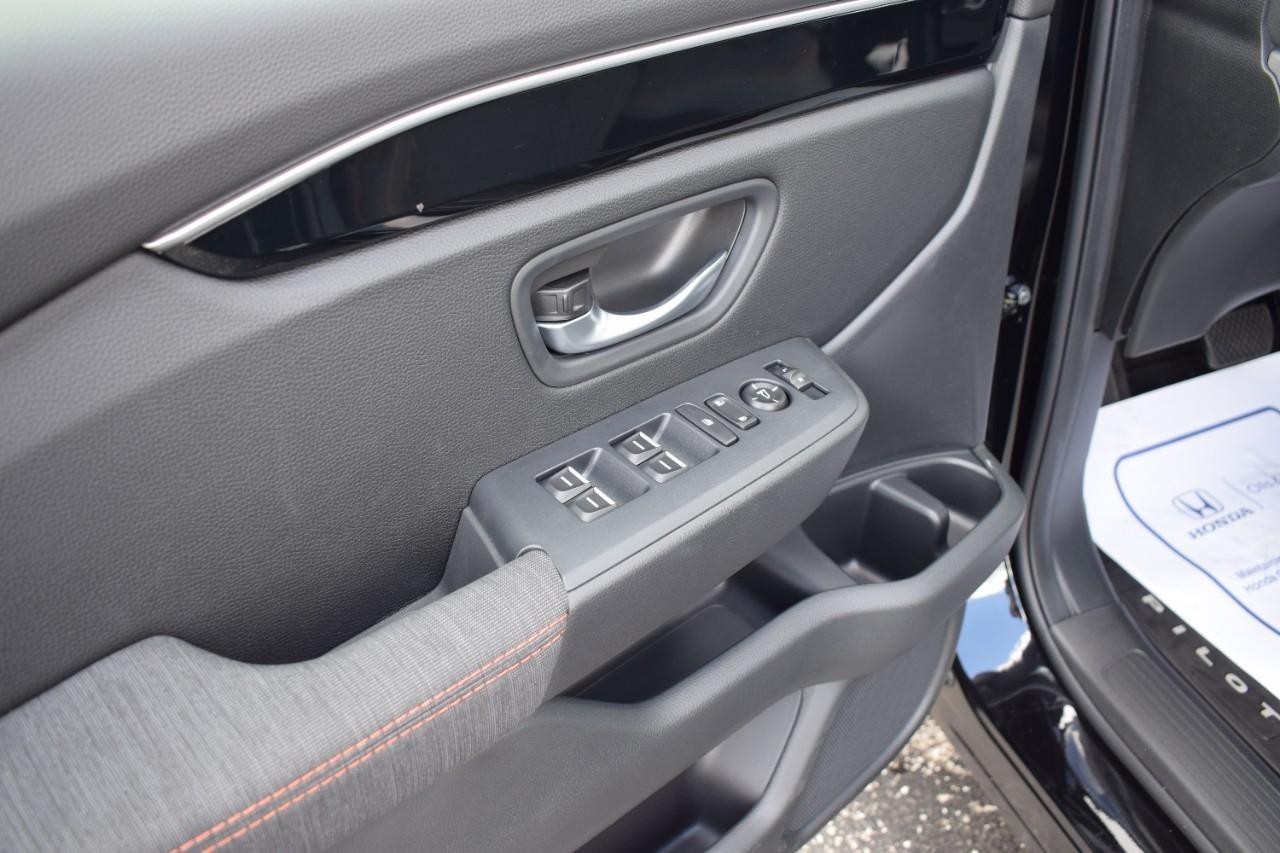 Honda Pilot Vehicle Full-screen Gallery Image 19
