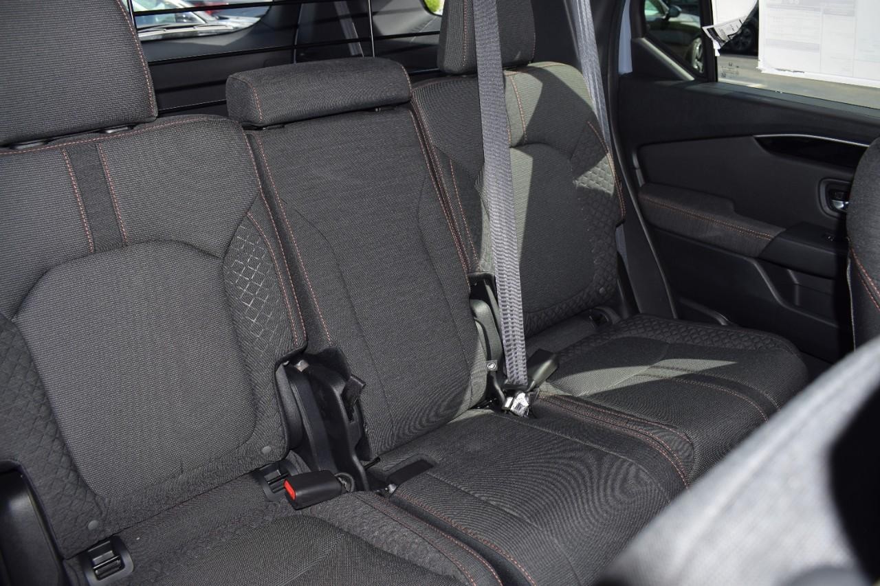 Honda Pilot Vehicle Full-screen Gallery Image 22