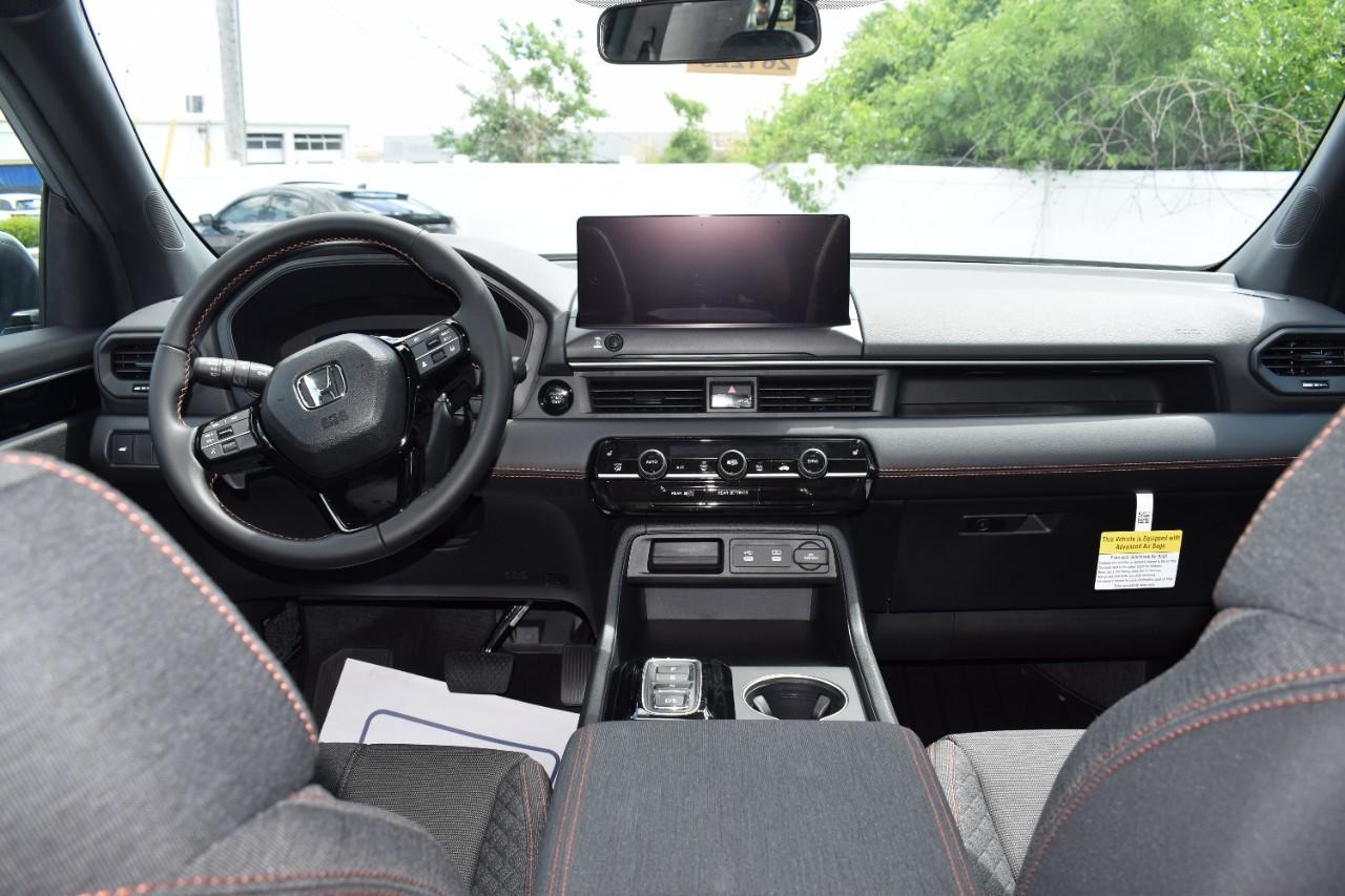 Honda Pilot Vehicle Full-screen Gallery Image 12