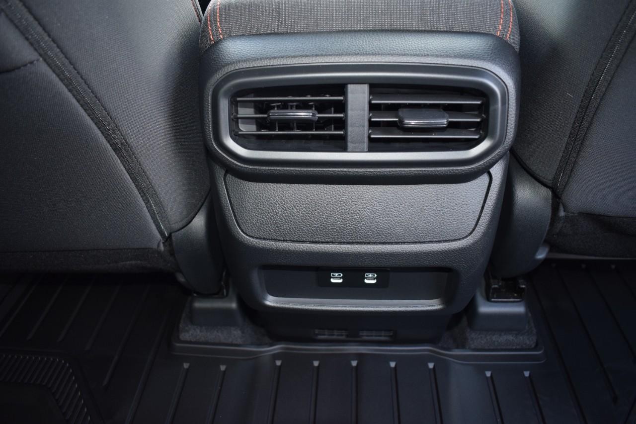 Honda Pilot Vehicle Full-screen Gallery Image 18