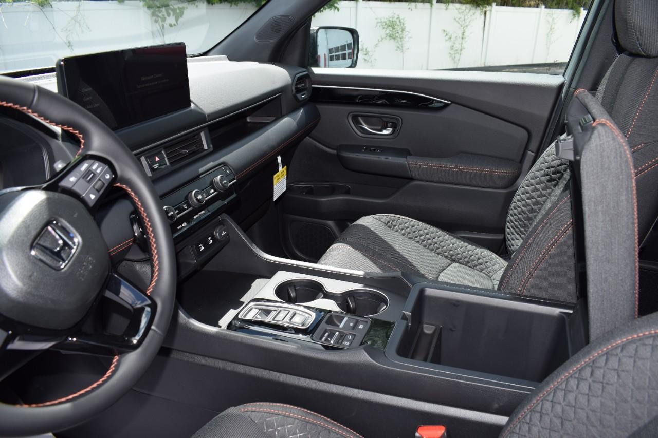 Honda Pilot Vehicle Full-screen Gallery Image 20