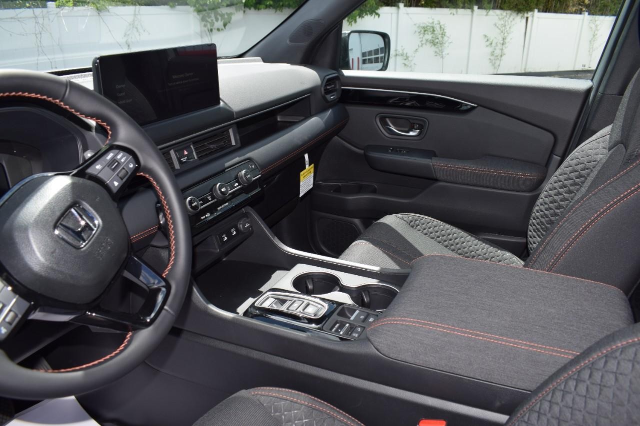 Honda Pilot Vehicle Full-screen Gallery Image 21