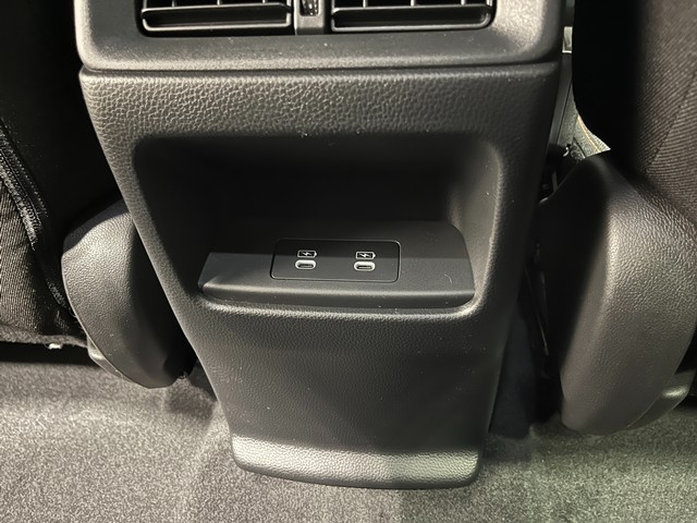 Honda CR-V Hybrid Vehicle Full-screen Gallery Image 21
