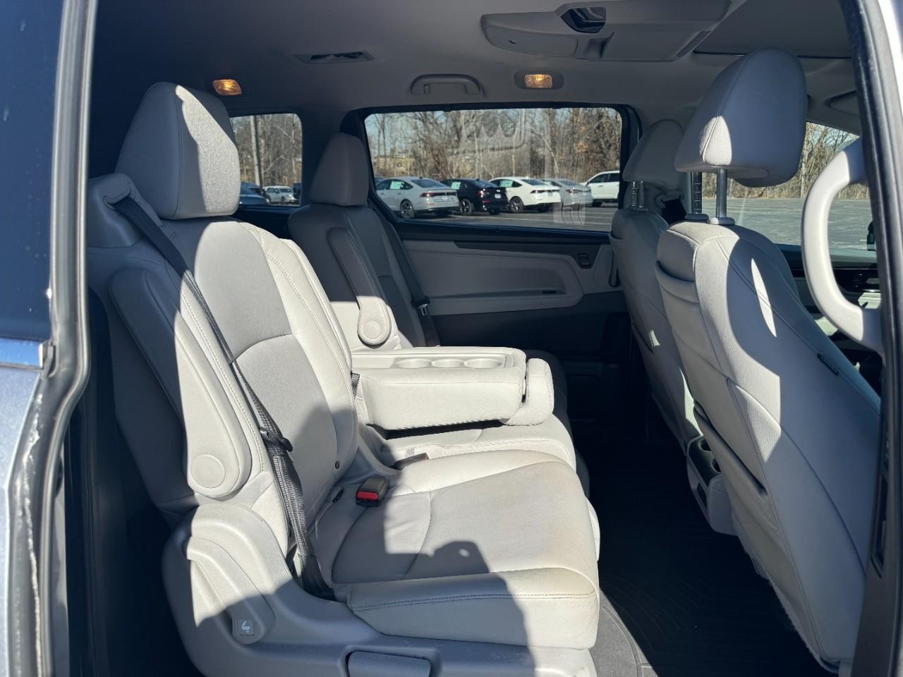 Honda Odyssey Vehicle Full-screen Gallery Image 10