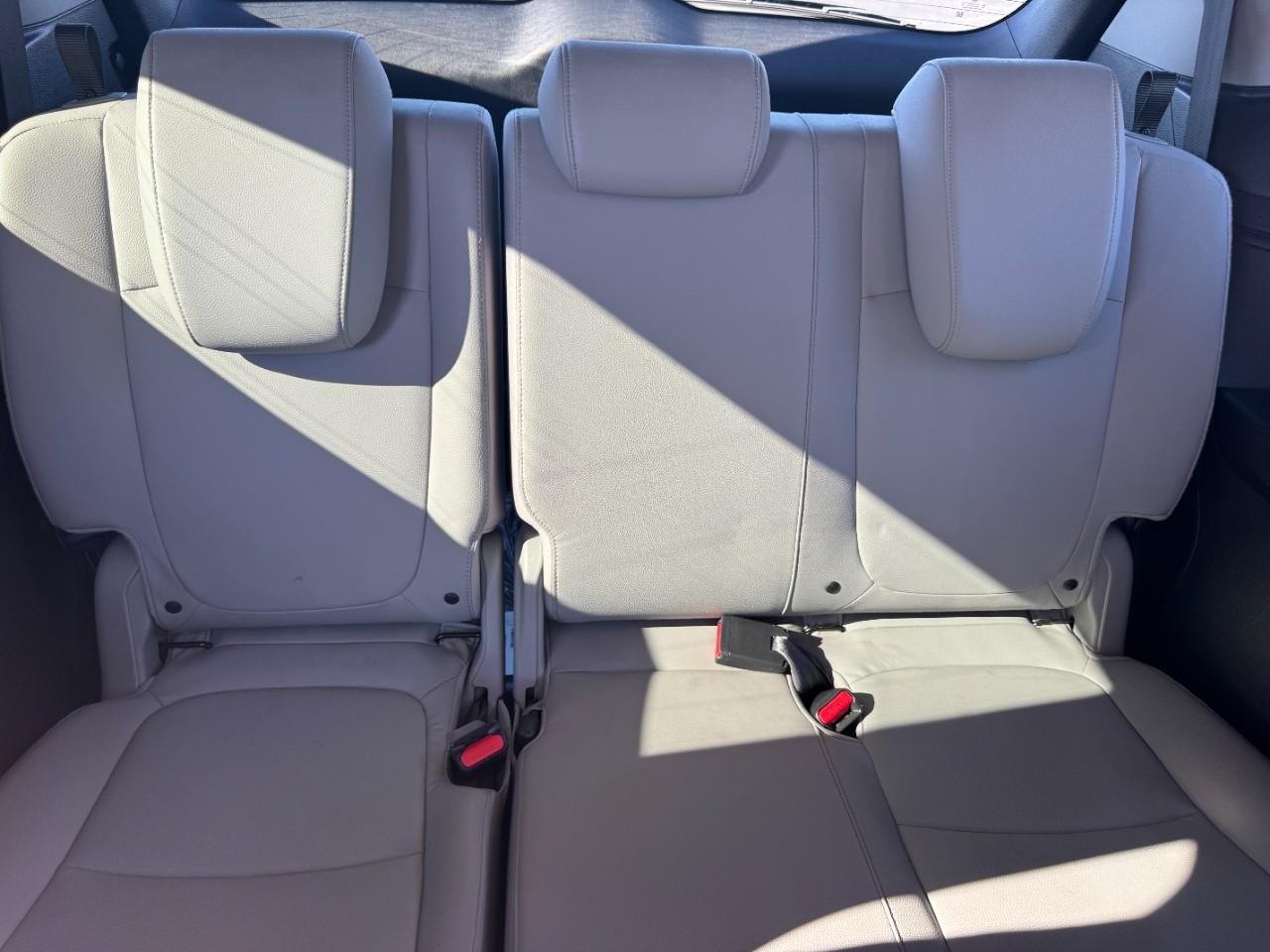 Honda Odyssey Vehicle Full-screen Gallery Image 11