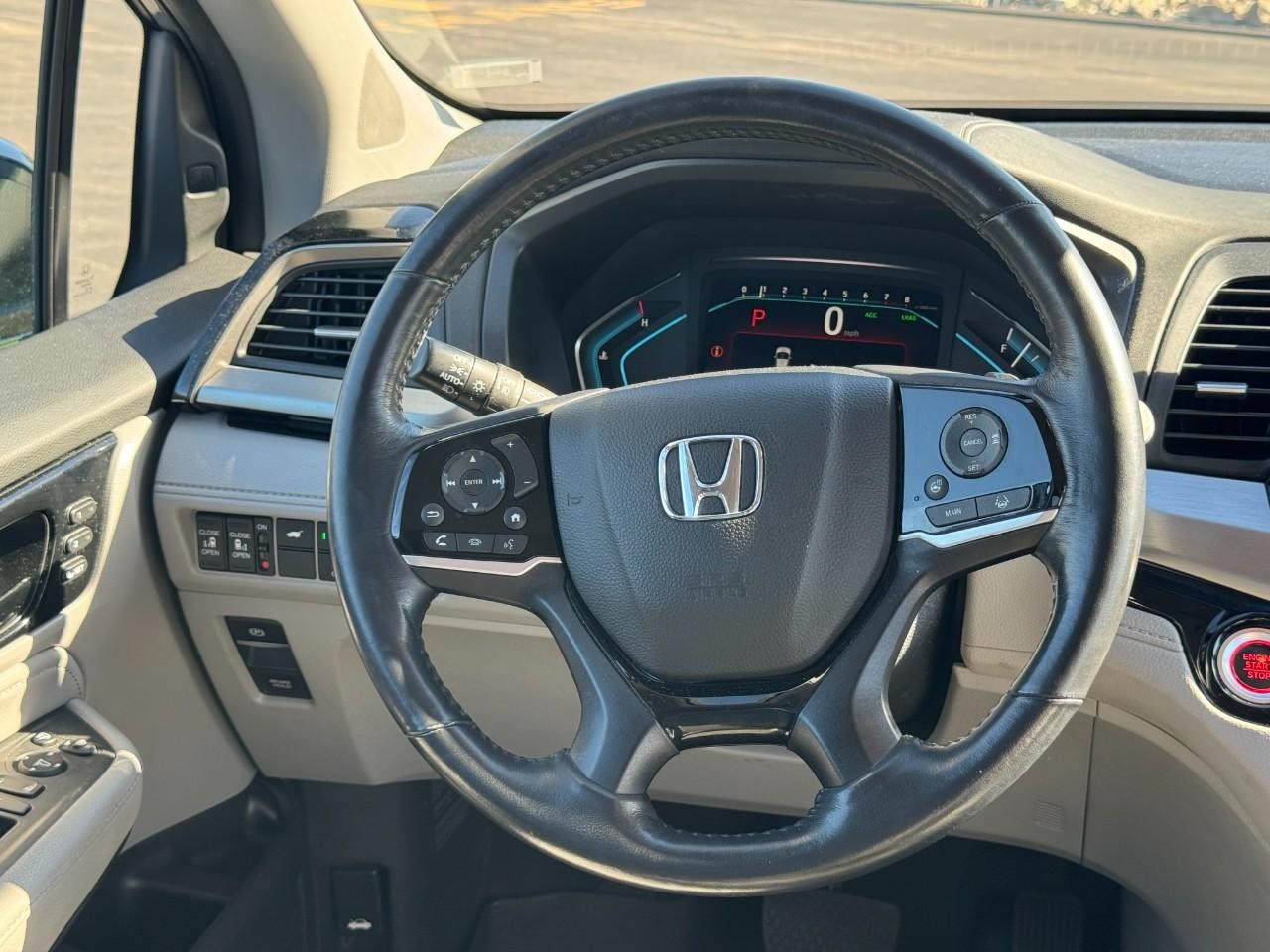Honda Odyssey Vehicle Full-screen Gallery Image 13